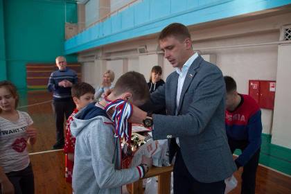 Зимние соревнования по футболу среди школьников прошли в Иркутске-II при поддержке фонда Красноштанова 